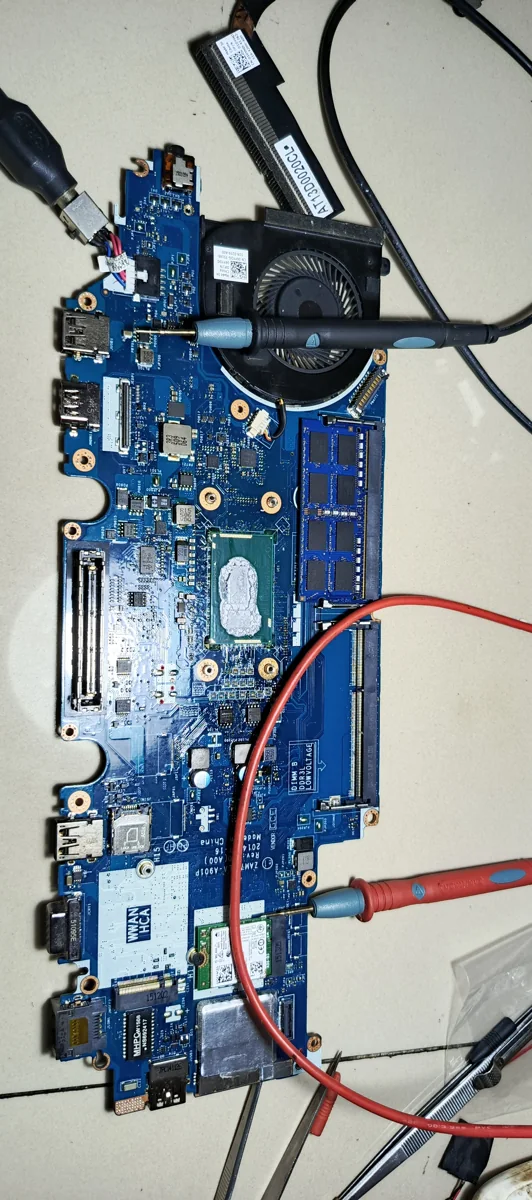 Dokumentasi pemeriksaan mainboard laptop